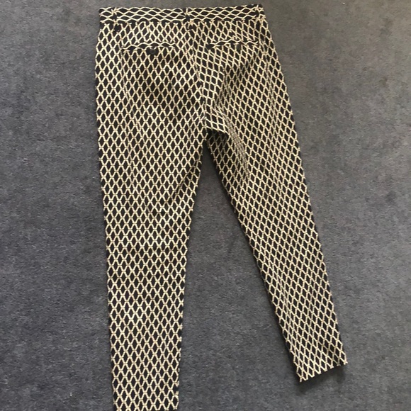 Capris - Picture 3 of 4